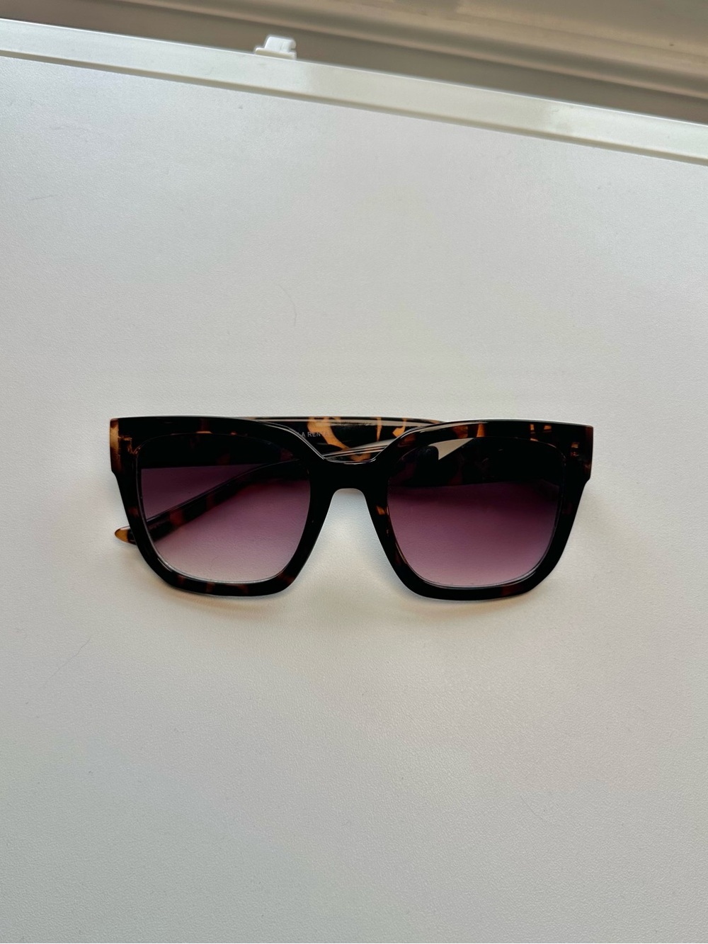 Oscar de la Renta Tortoiseshell Square Sunglasses with Gradient Purple Lenses